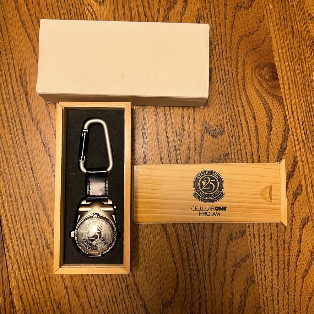 Vintage Collectible Key Chain Watch & Wood Box State Farm 25th Rail Classic